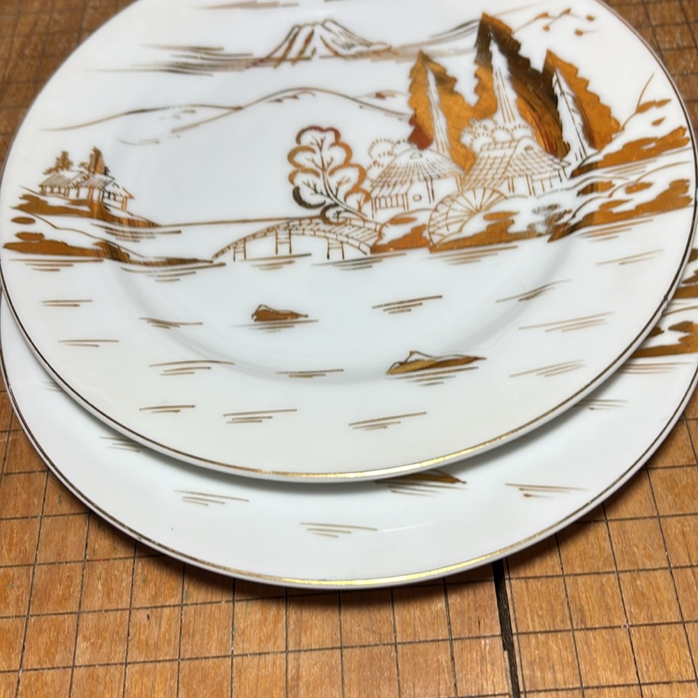 Kutani Gold Countryside Pair of Plates 7.5”D  Japanese Scenic Porcelain VGVC
